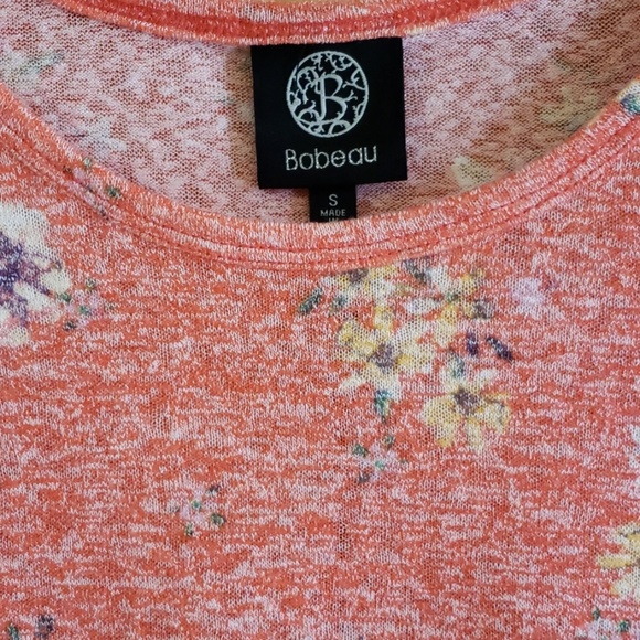 Bobeau Floral Top - Picture 3 of 4